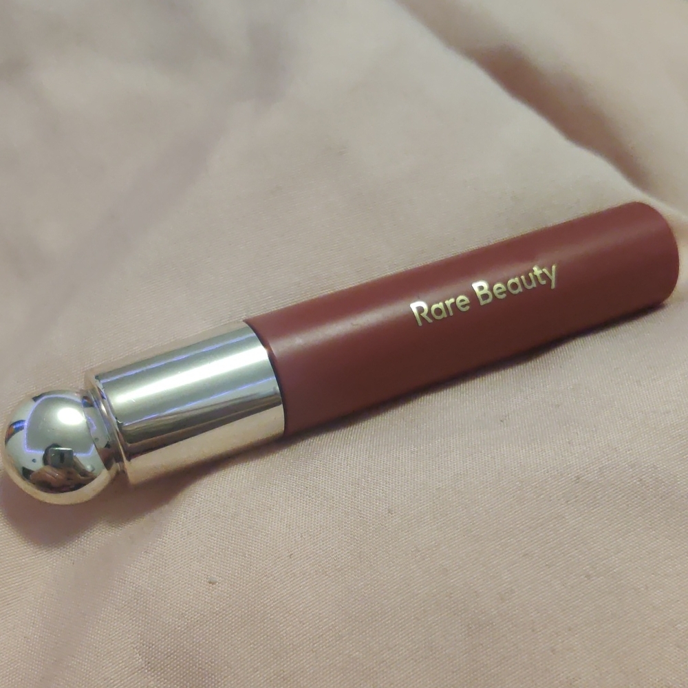 Rare Beauty Lipstick in Brown